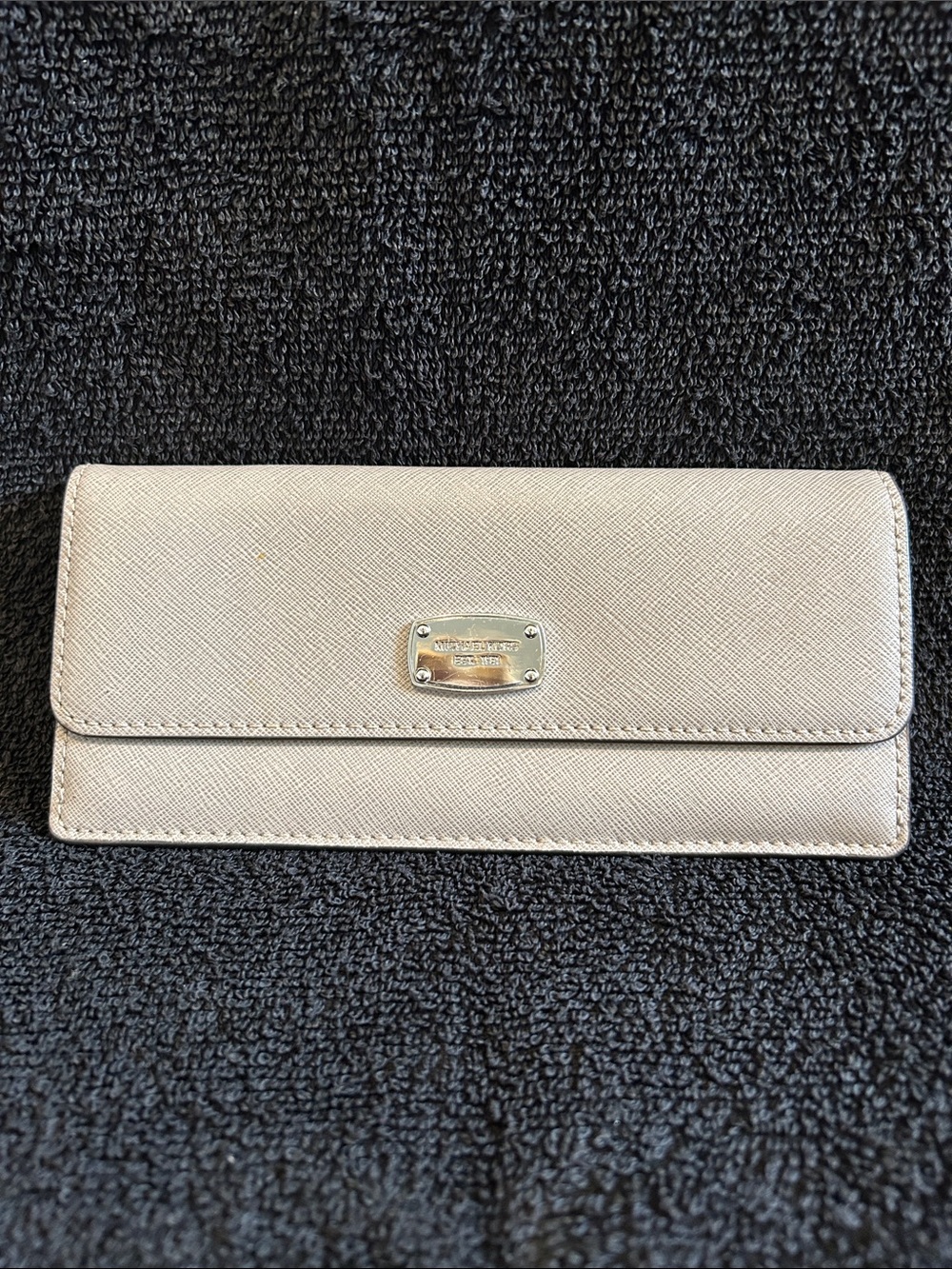 Michael Kors Saffiano Leather Continental Wallet - Light Gray